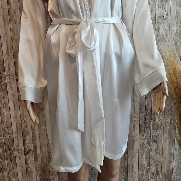 LINEA DONATELLA Soft WHITE SATIN ROBE Sequin S/M Silky - Picture 4 of 8